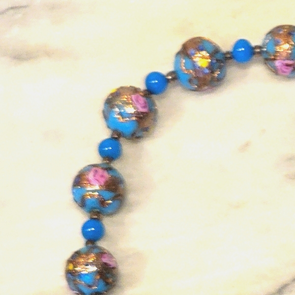 Antique Venetian Florato Wedding Cake beads 20" - Picture 3 of 7